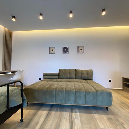 T27 Apartments Free Parking Ingyenes Zart Parkolo Gyor Exterior photo