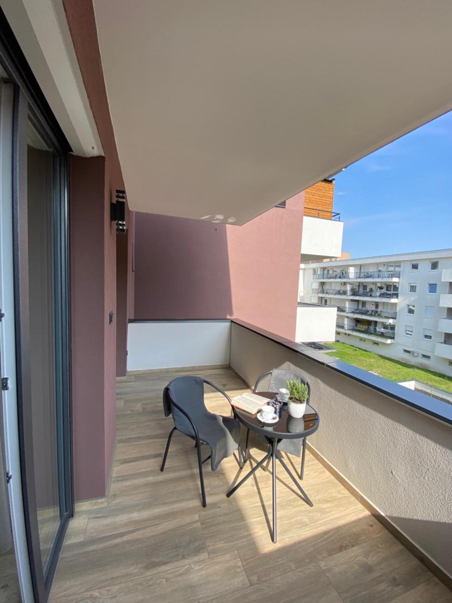 T27 Apartments Free Parking Ingyenes Zart Parkolo Gyor Exterior photo