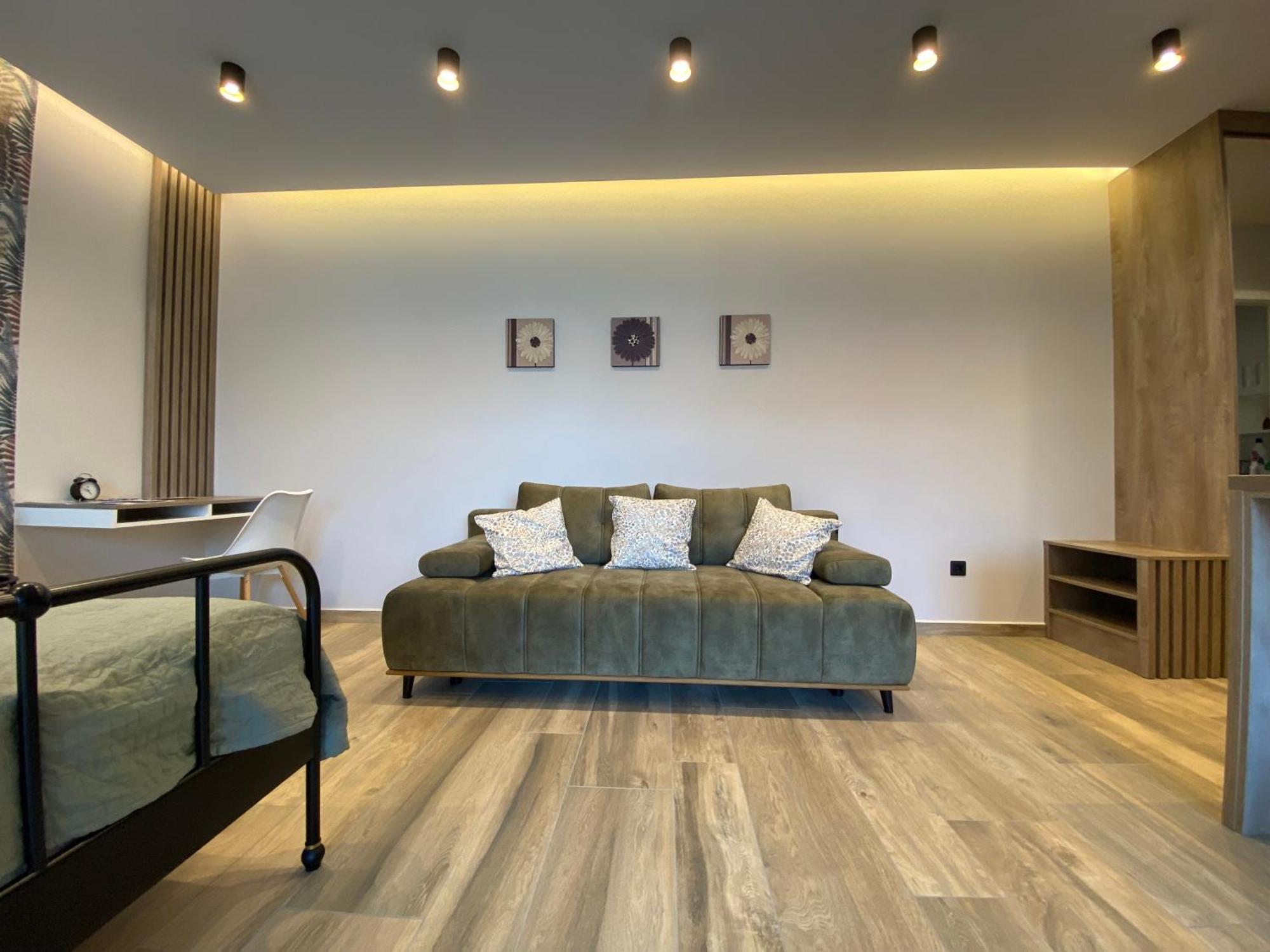 T27 Apartments Free Parking Ingyenes Zart Parkolo Gyor Exterior photo